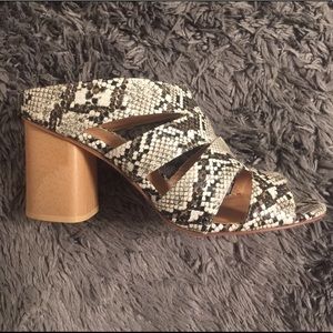 Very Volatile Dela snakeskin Heals